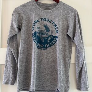 Patagonia Woman Gray Long Sleeve Sun Shirt